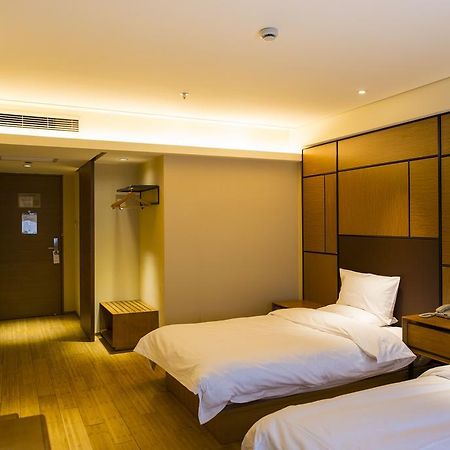Ji Hotel Urumqi Youhao Branch Εξωτερικό φωτογραφία